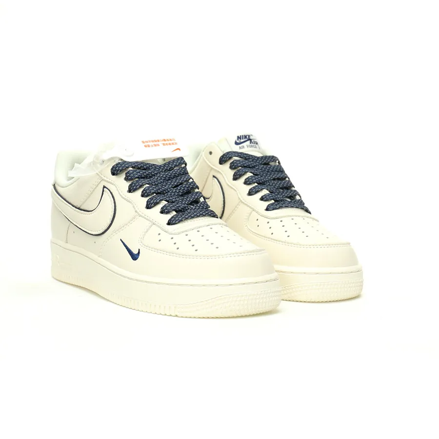Air Force 1 '07 8 Low Premium Classic Low Top Sneaker