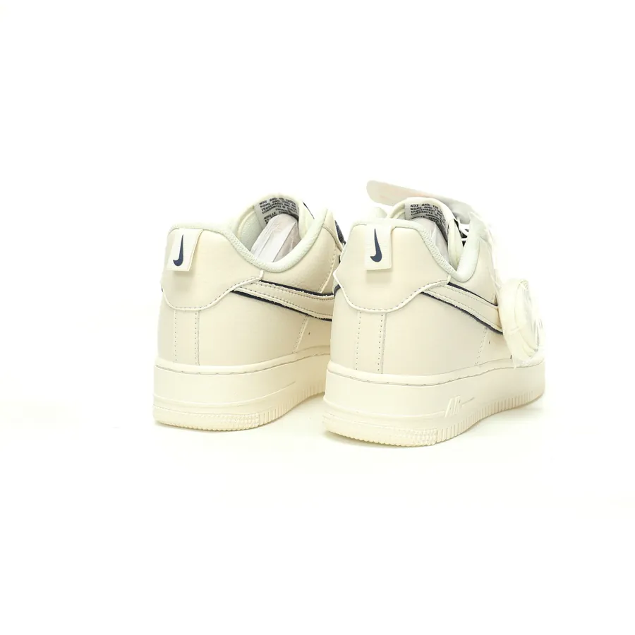 Air Force 1 '07 8 Low Premium Classic Low Top Sneaker