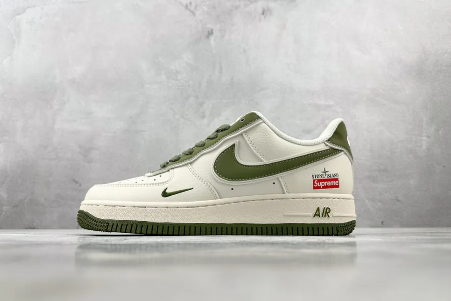 Nike Air Force 107 Supreme Collaboration
