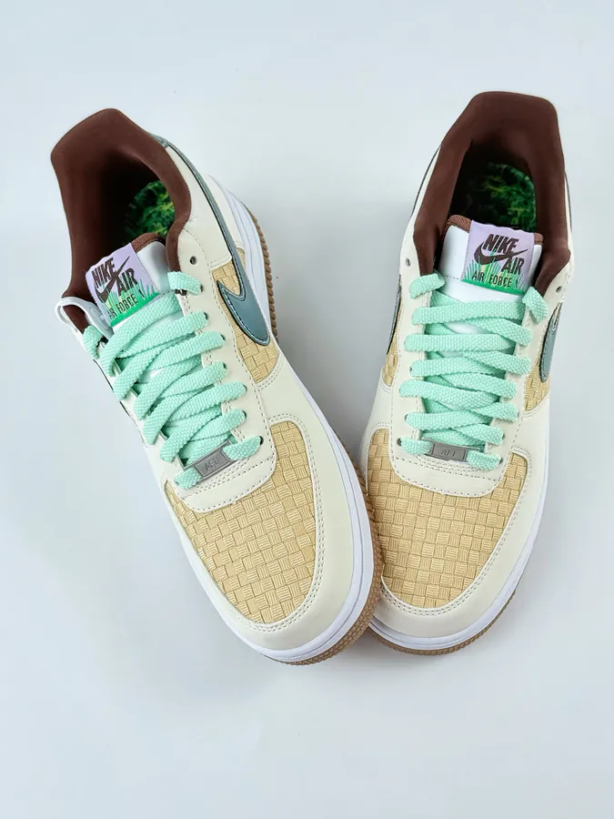 Nike Air Force 1 Low 07 Vintage Style Low Top Sneaker