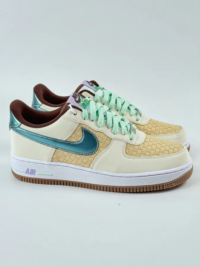 Nike Air Force 1 Low 07 Vintage Style Low Top Sneaker