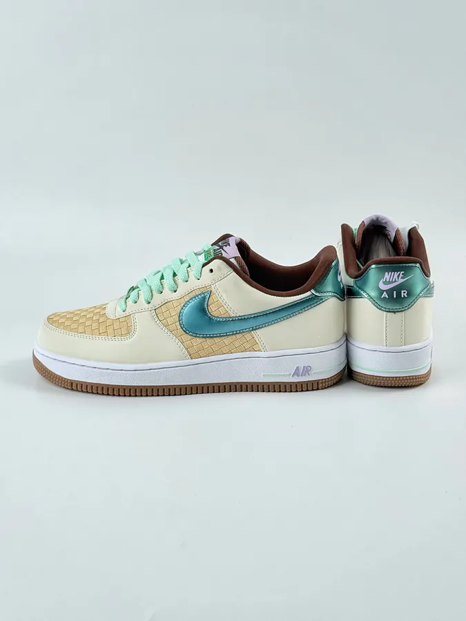 Nike Air Force 1 Low 07 Vintage Style Low Top Sneaker