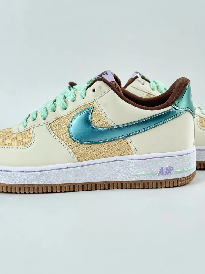 Nike Air Force 1 Low 07 Vintage Style Low Top Sneaker
