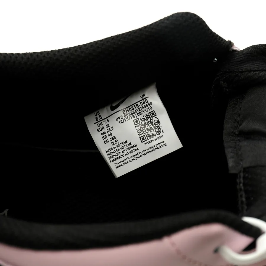 AF1 07 Low Classic Low Sneaker in Grained Calfskin
