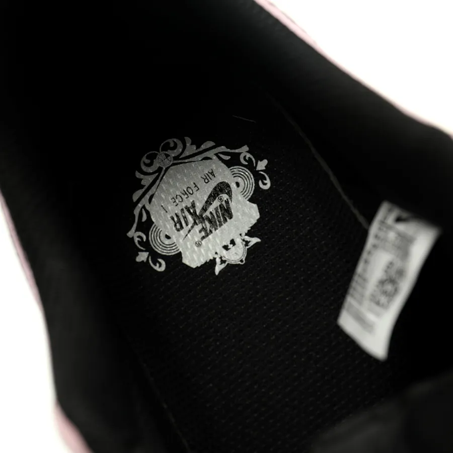 AF1 07 Low Classic Low Sneaker in Grained Calfskin