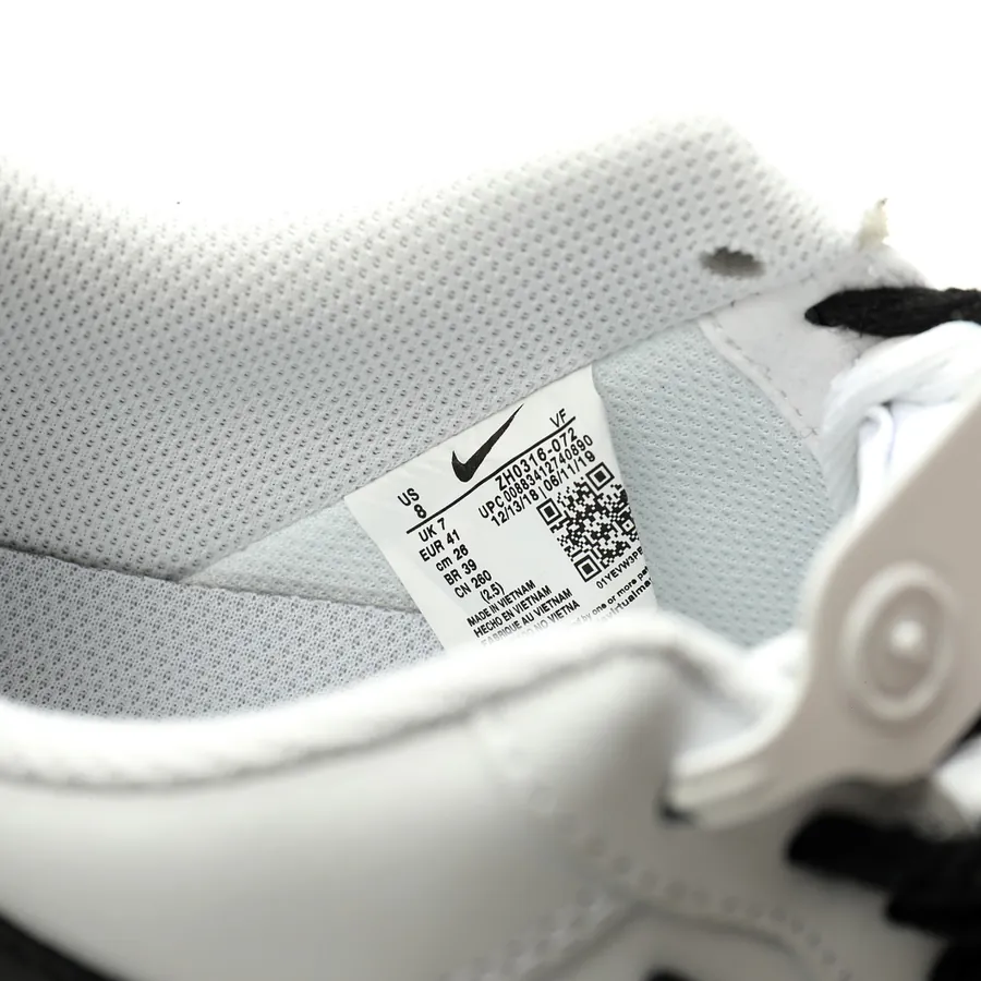 AF1 07 Low Classic Low Sneaker in Grained Calfskin