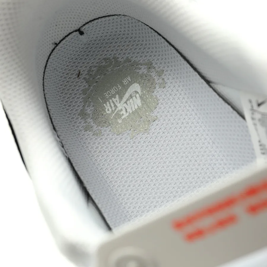 AF1 07 Low Classic Low Sneaker in Grained Calfskin