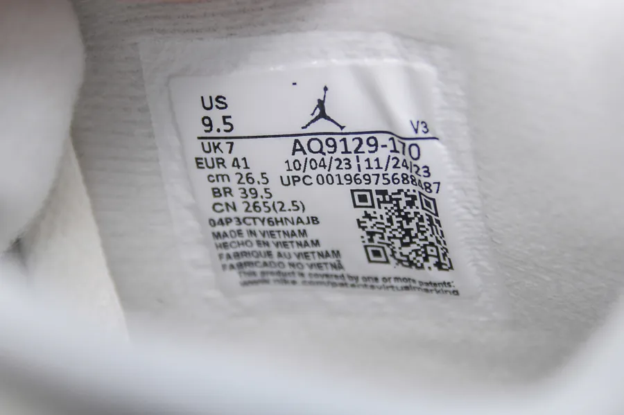 OG Original Air Jordan AJ4 in Metallic Gold and Cream White