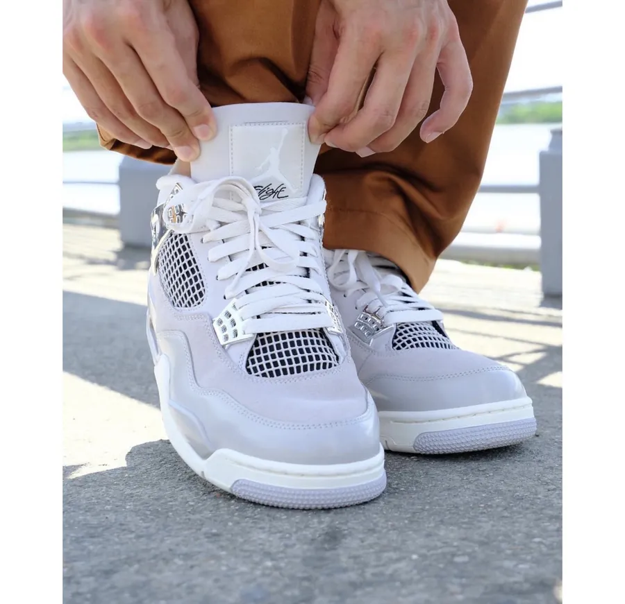 Air Jordan AJ4 Light Iron Ore Frozen Moments