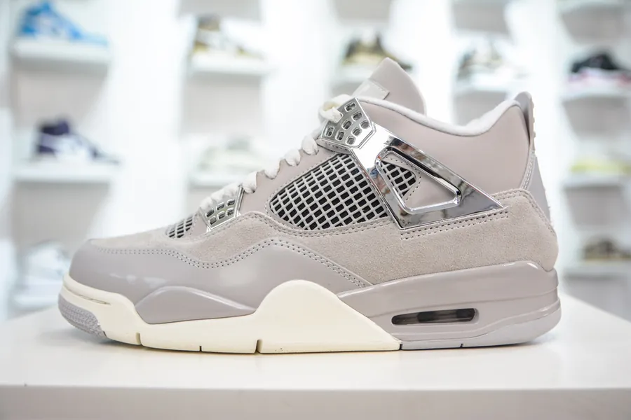 Air Jordan AJ4 Light Iron Ore, Frozen Moments