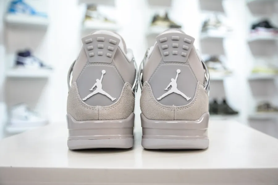 Air Jordan AJ4 Light Iron Ore, Frozen Moments