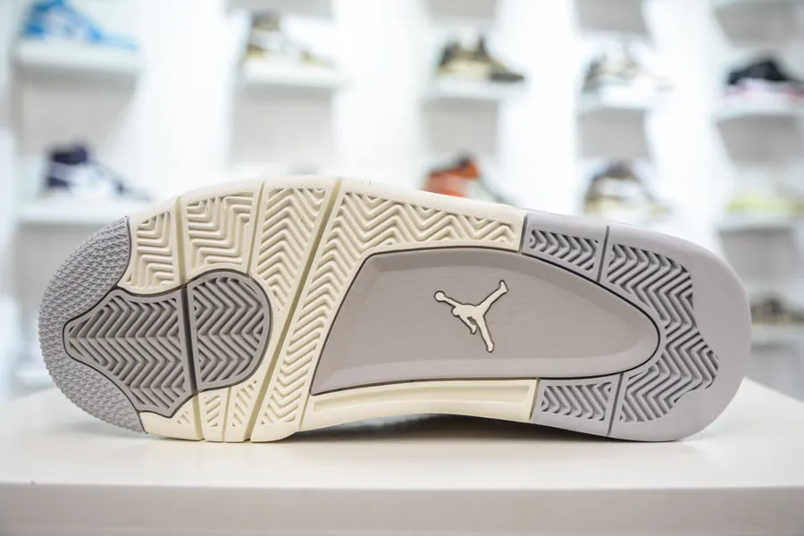 Air Jordan AJ4 Light Iron Ore, Frozen Moments