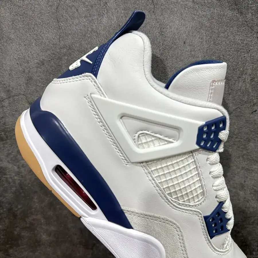 OG520540 Air Jordan AJ4 x Nike SB 联名海军蓝 白蓝