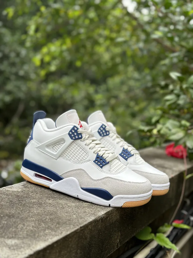 Air Jordan 4AJ4 White and Blue