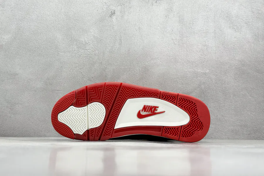 Air Jordan AJ4 Retro in Brick Red
