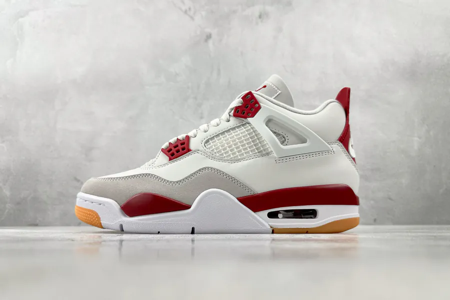 Nike SB x Jordan Air Jordan 4 Varsity Red