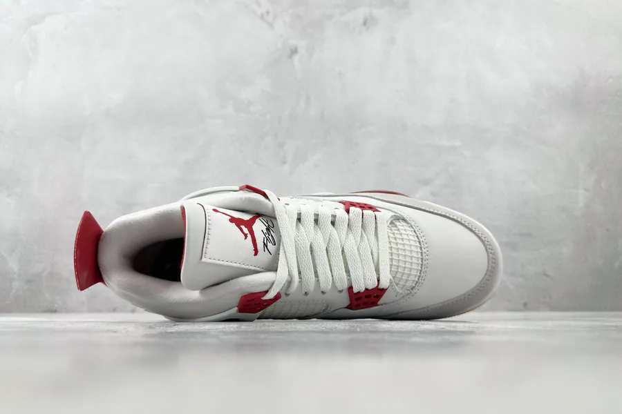 Nike SB x Jordan Air Jordan 4 Varsity Red