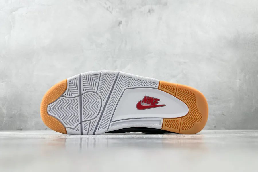 Nike SB x Jordan Air Jordan 4 Varsity Red