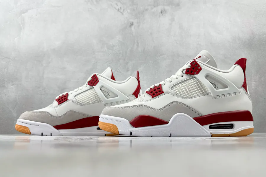 Nike SB x Jordan Air Jordan 4 Varsity Red