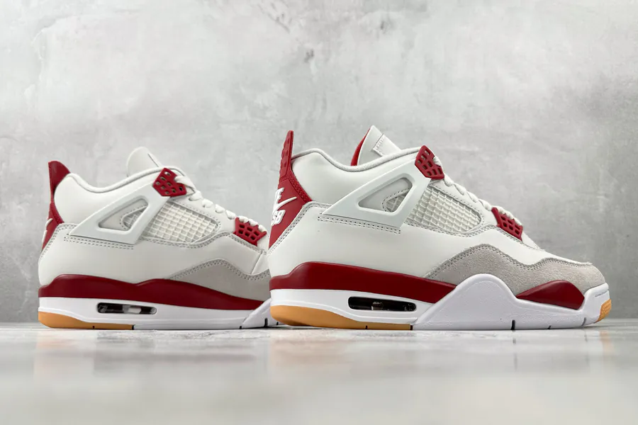 Nike SB x Jordan Air Jordan 4 Varsity Red