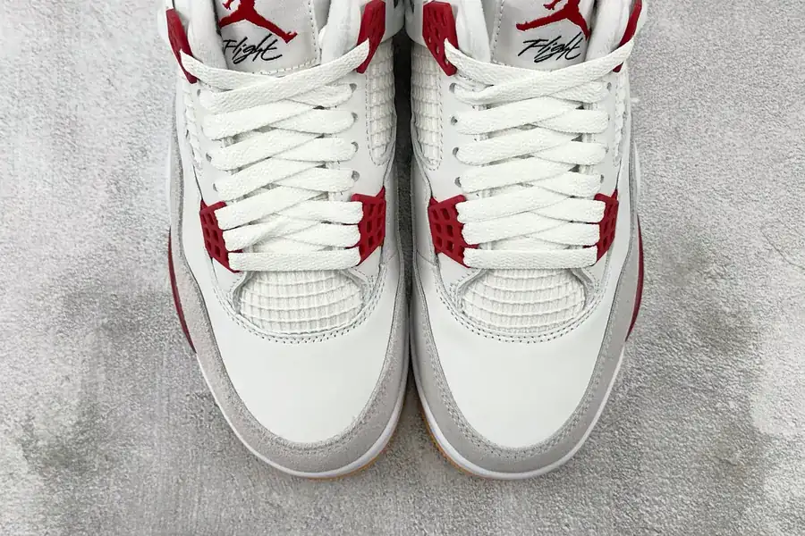 Nike SB x Jordan Air Jordan 4 Varsity Red