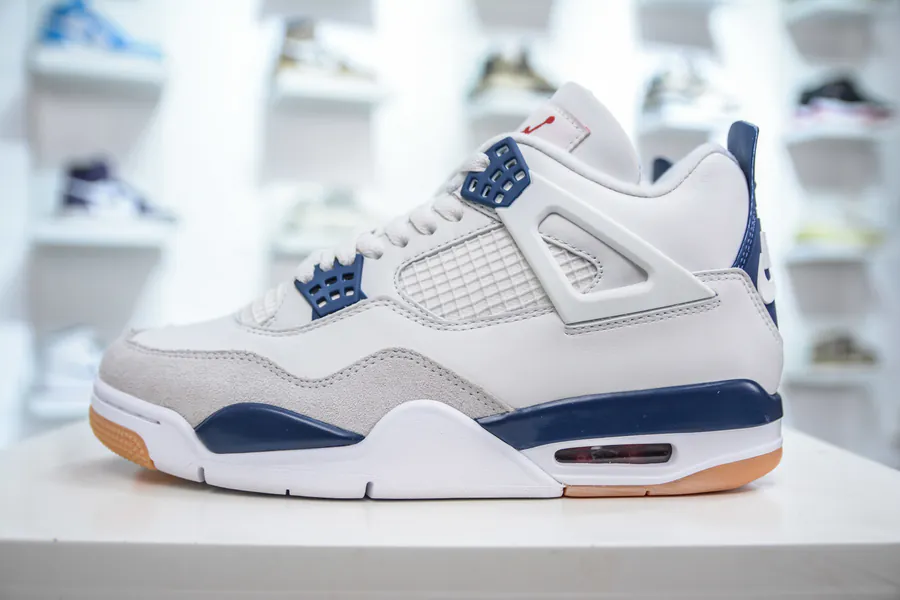 NK SB x Air Jordan 4 Navy Original Craftsmanship