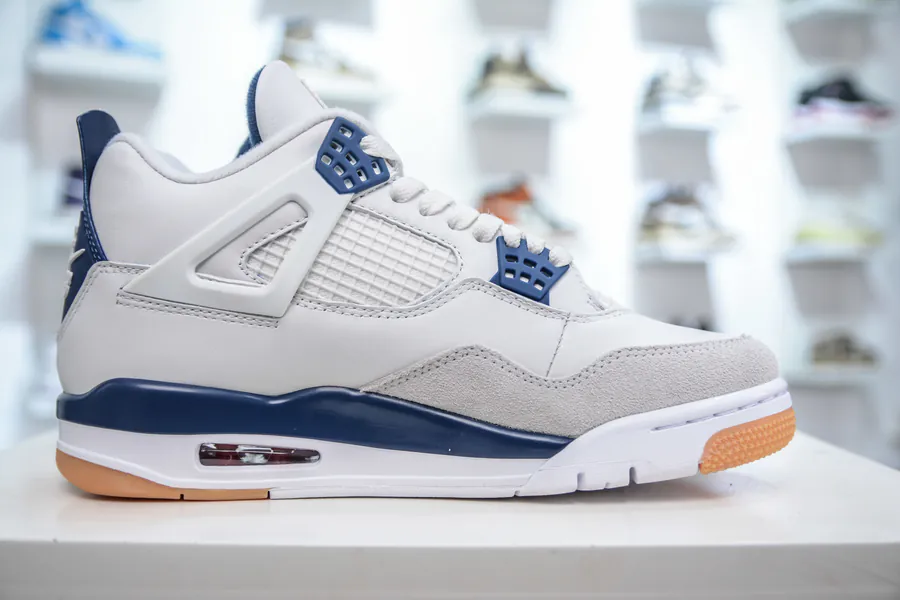 NK SB x Air Jordan 4 Navy Original Craftsmanship