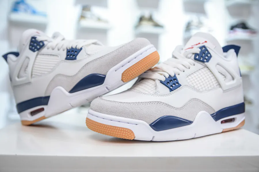 NK SB x Air Jordan 4 Navy Original Craftsmanship