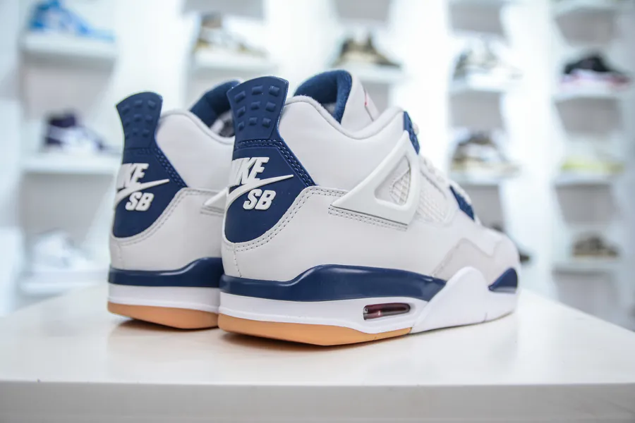 NK SB x Air Jordan 4 Navy Original Craftsmanship