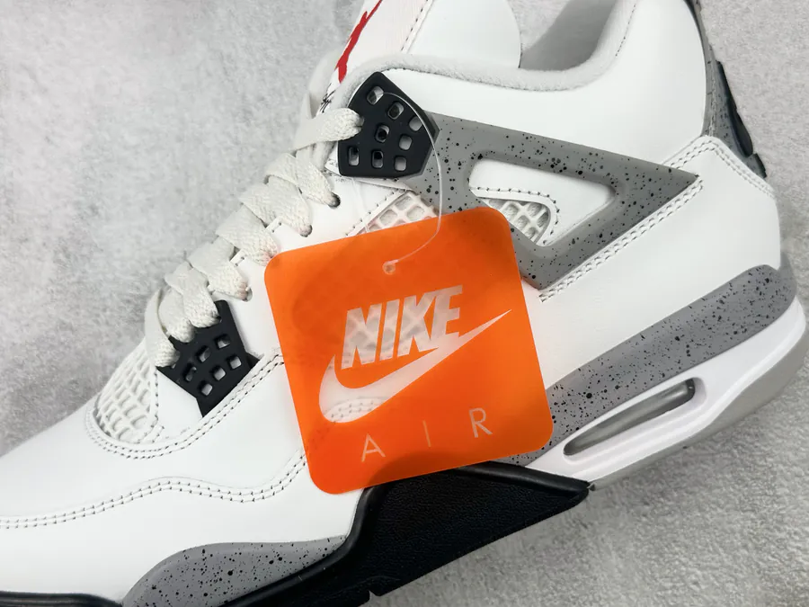 Jordan Air Jordan 4 OG White Cement