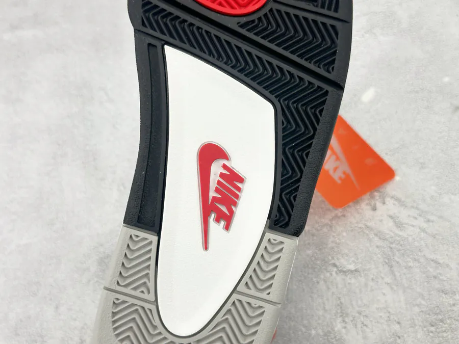 Jordan Air Jordan 4 OG White Cement