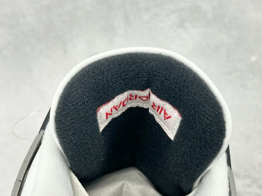 Jordan Air Jordan 4 OG White Cement
