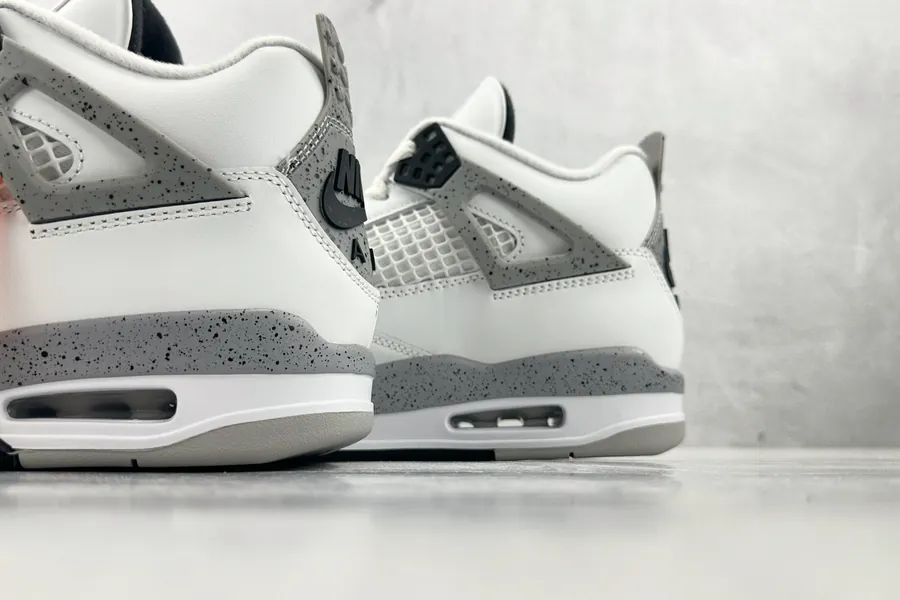 Jordan Air Jordan 4 OG White Cement