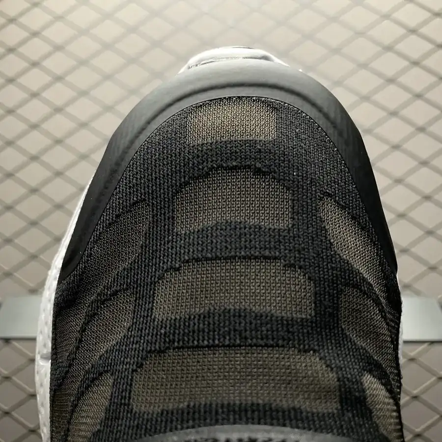Adi iool Ventania Lightweight Running Shoes FX7351