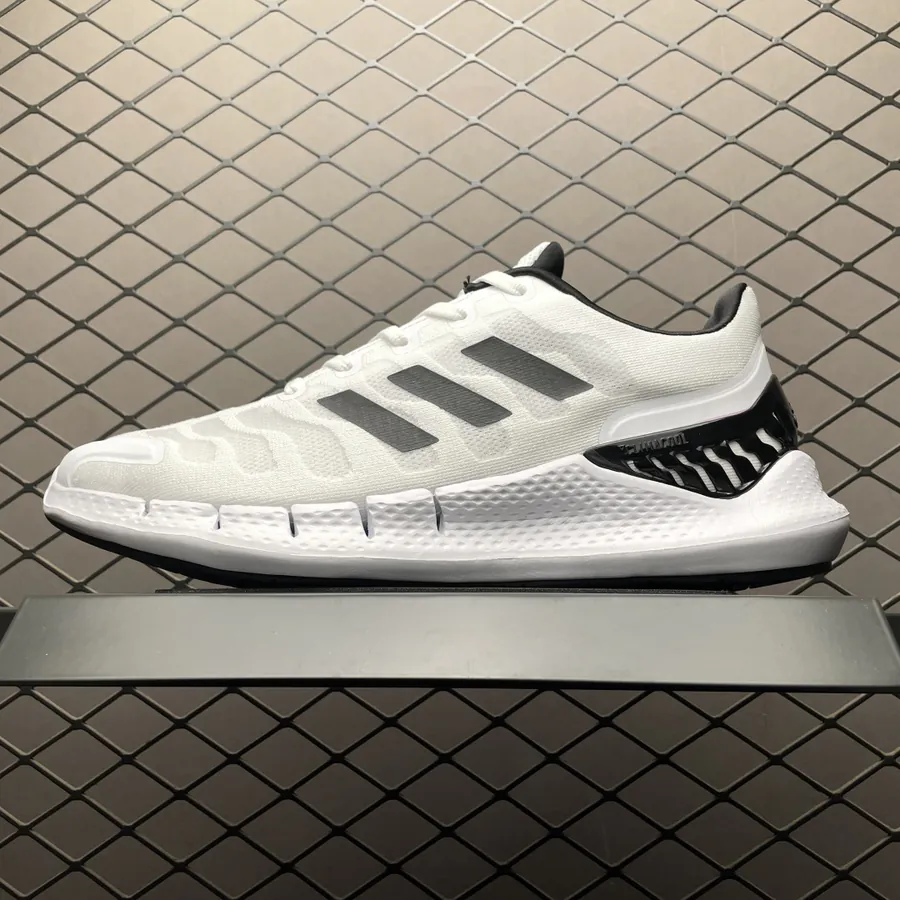 Adi iool Ventania Lightweight Running Shoes
