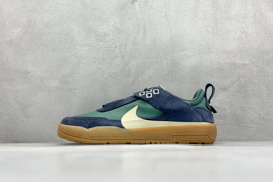 Nike SB Day One Exclusive Original Sneaker