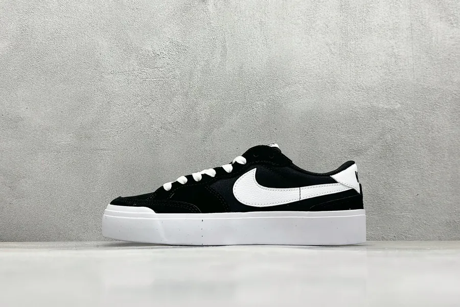 Nike SB Zoom Pogo Plus Vintage Style Low Top Sneaker