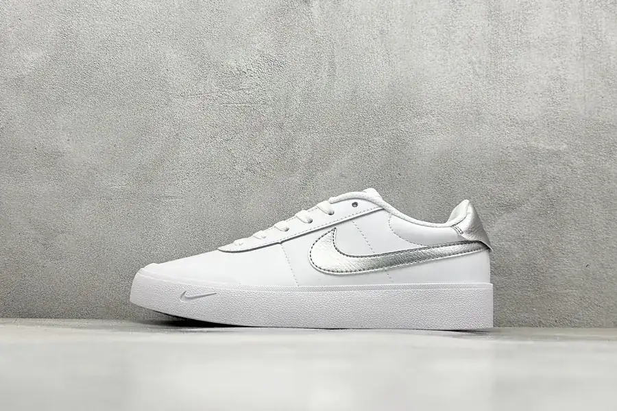 Nike Court SHOT Low Top Sneaker