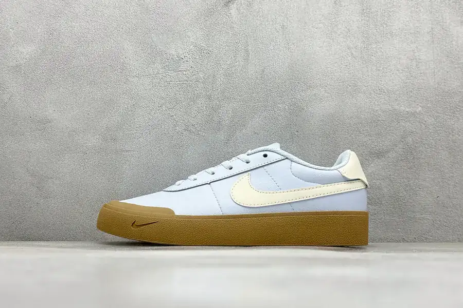 Nike Court SHOT Low Top Sneaker