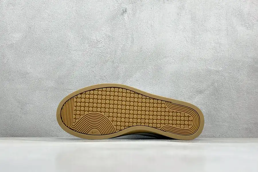 Nike Court SHOT Low Top Sneaker