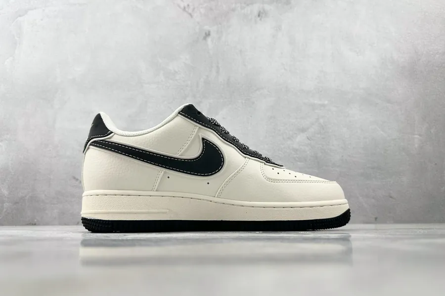 Nike Air Force 107 Supreme Collaboration