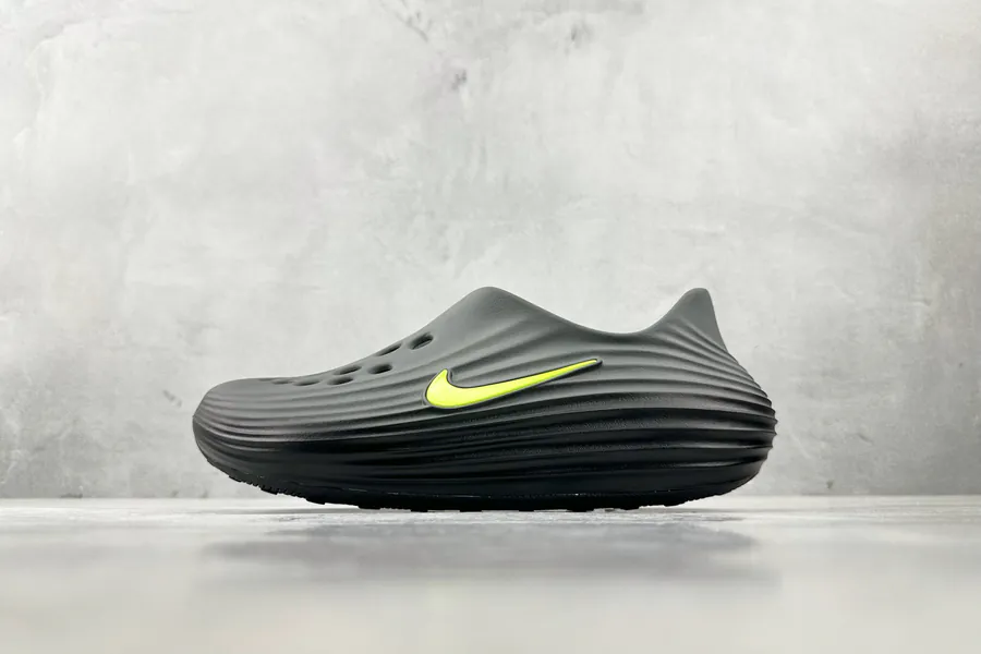 Nike ReactX Rejuven8 Black Green