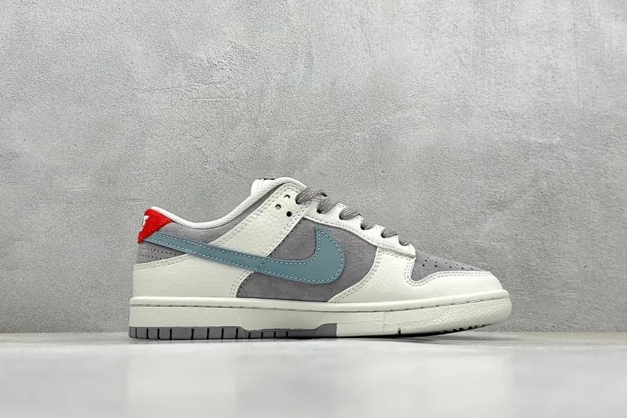Nike SB Dunk Low x Stussy OG Edition