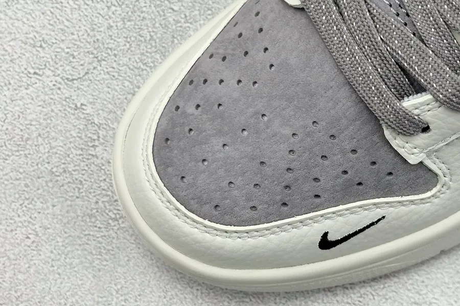 Nike SB Dunk Low x Stussy OG Edition