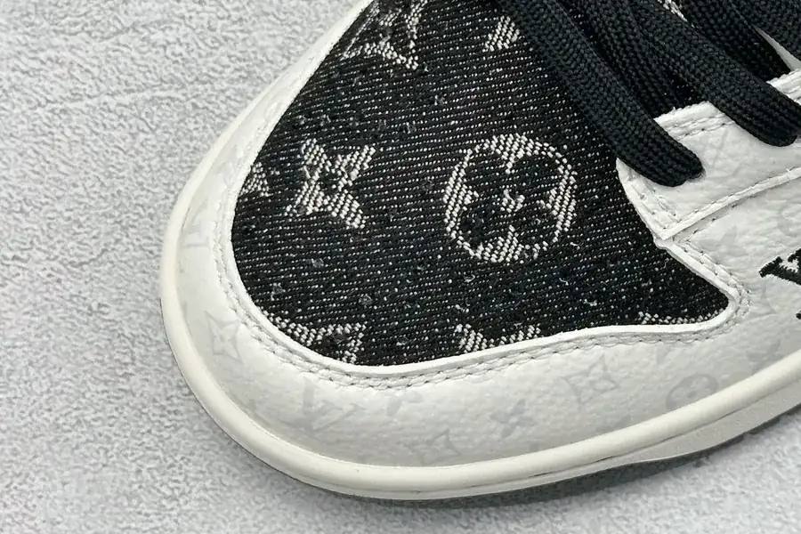 SC Version Nike SB Dunk Low LV Collaboration Black Denim Low Top Sneaker