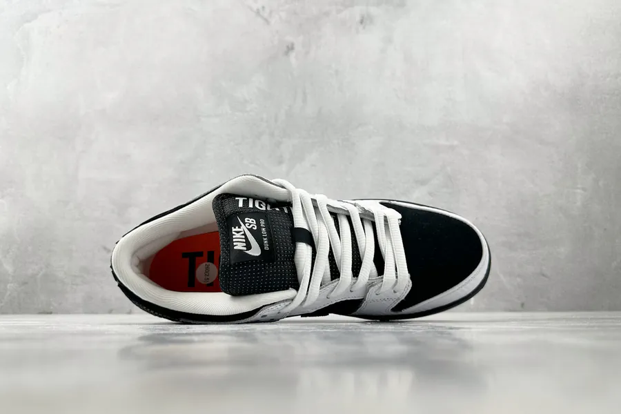 TIGHTBOOTH x Nike Dunk SB Low