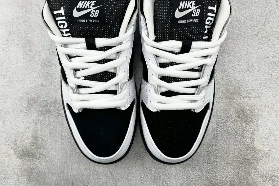 TIGHTBOOTH x Nike Dunk SB Low