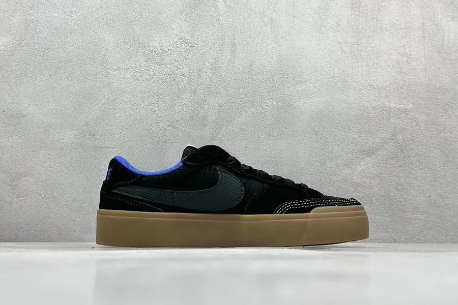 Nike SB Zoom Pogo Plus Vintage Style Low Top Sneaker