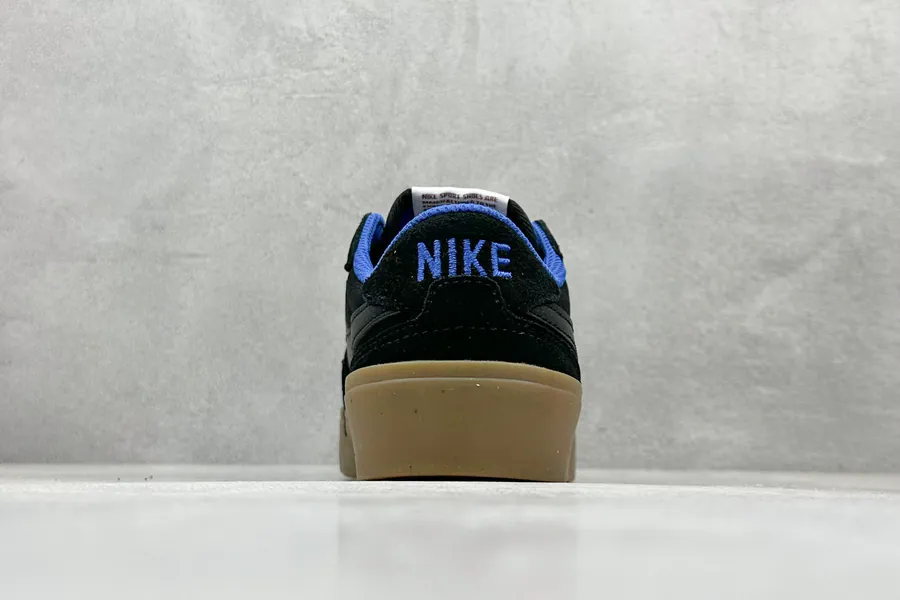 Nike SB Zoom Pogo Plus Vintage Style Low Top Sneaker