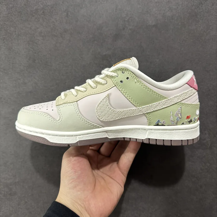 Nike Dunk Low Mushroom Green Pink